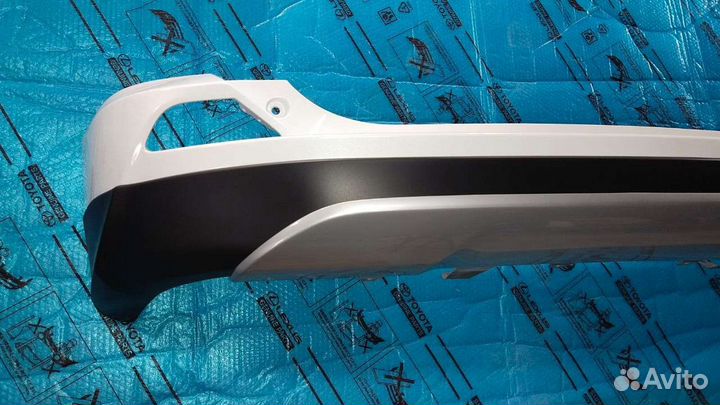 Бампер задний Тойота Рав 40 рест белый глянец