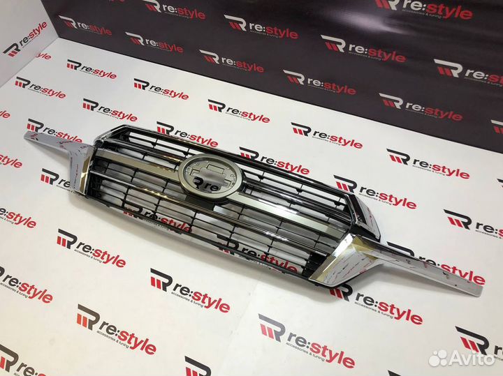 Решетка радиатора Toyota Land Cruiser 200 T2331