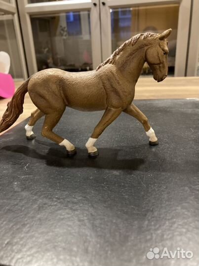 Фигурки лошадей