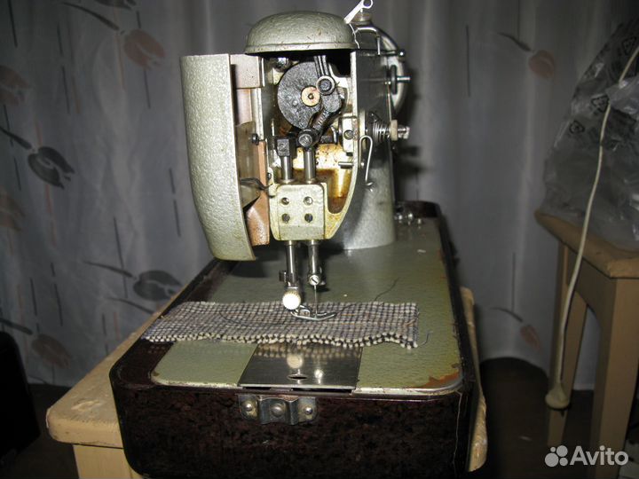 Швейная машинка Подольск М 100 Ручная Электро