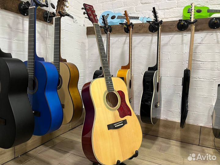 Акустическая гитара дредноут
