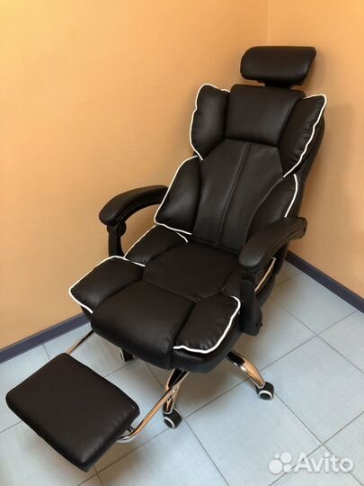 Игровое компьютерное кресло