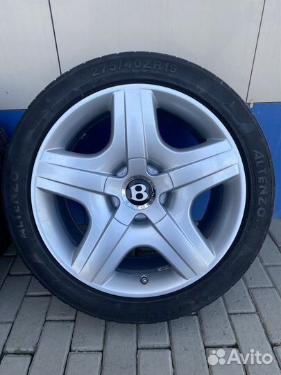 Колеса R 19 на bentley