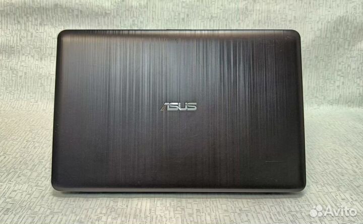 Ноутбук Asus Core i3-5005U, 2 ггц, 920M, SSD 256 G