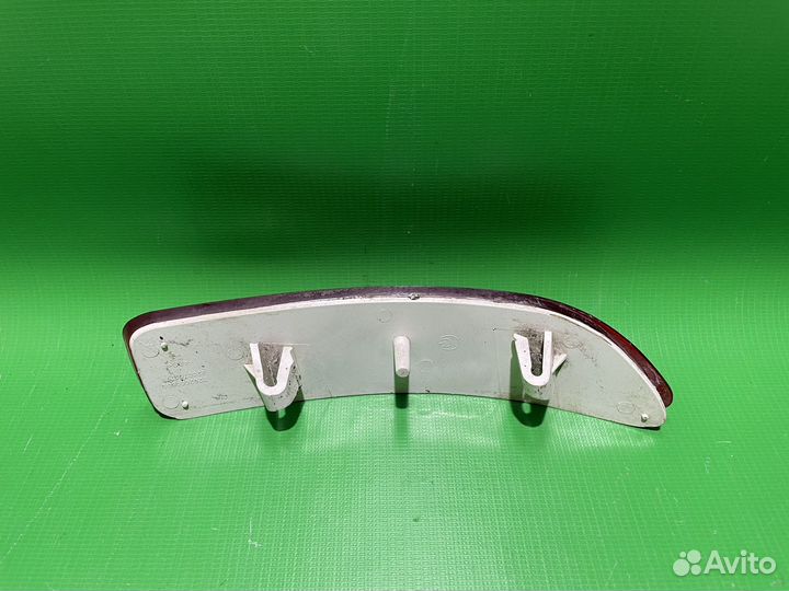 Отражатель левый Renault Logan 1 2010-2014