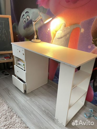 Письменный стол