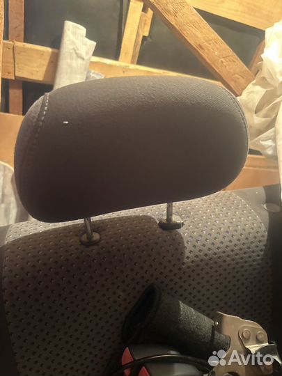 Подголовник Subaru Impreza gg