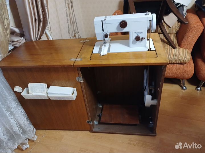 Швейная машинка чайка 134 тумба