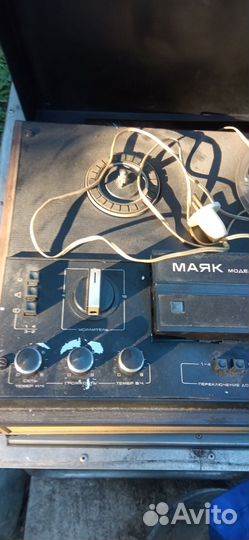 Проигрыватель akords stereo и Маяк 205