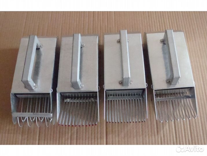 Комбайны (совки) для сбора ягод