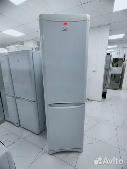 Двухкамерный холодильник Индезит