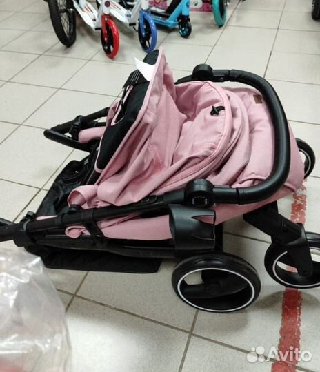Прогулочная коляска