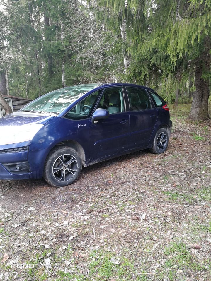 Citroen Grand C4 Picasso: фото владельца
