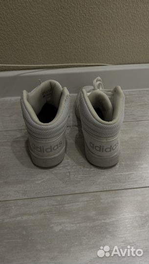 Кроссовки adidas