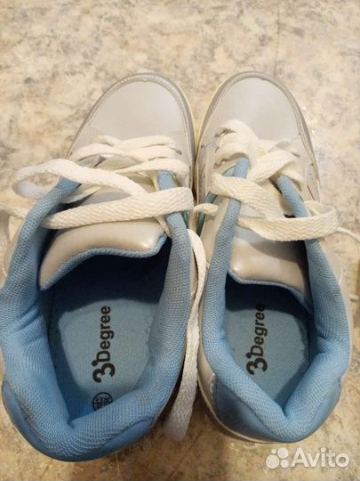 Кроссовки для девочки