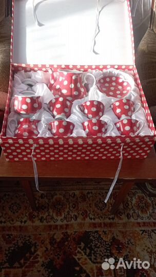 Фарфоровый чайный сервиз