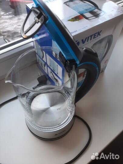 Электрочайник стеклянный с подсветкой Vitek