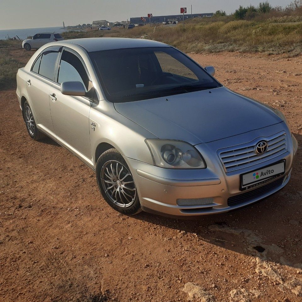Toyota Avensis: фото владельца