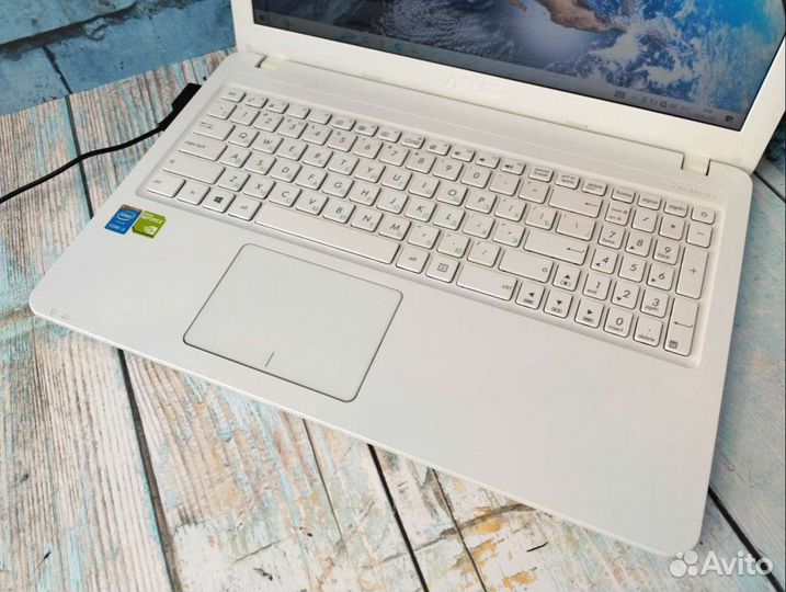 Игровой Asus на i3/ GT 920m/ RAM 6/ SSD 256