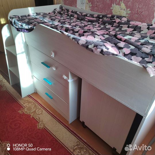 Кровать чердак со столом и шкафом бу
