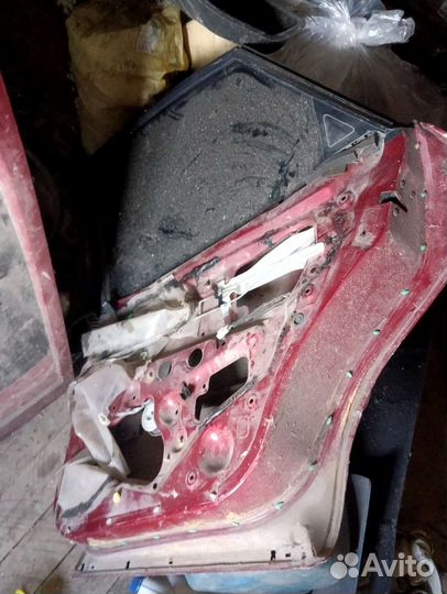 Дверь задняя правая, крышка богажника мазда 626
