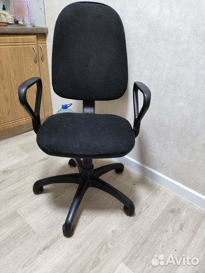 Компьютерное офисное кресло