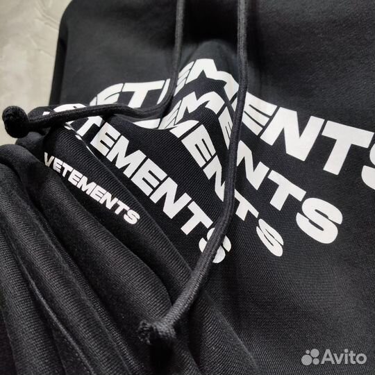 Черная худи Vetements