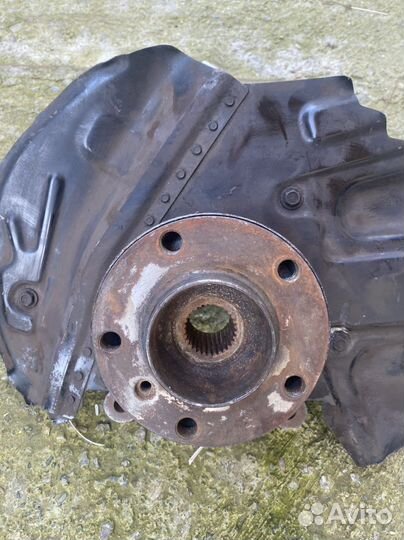 Продам поворотный кулак в сборе на бмв Х5 Е 53