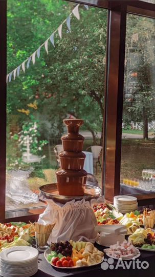 Шоколадный фонтан аренда в Петербурге