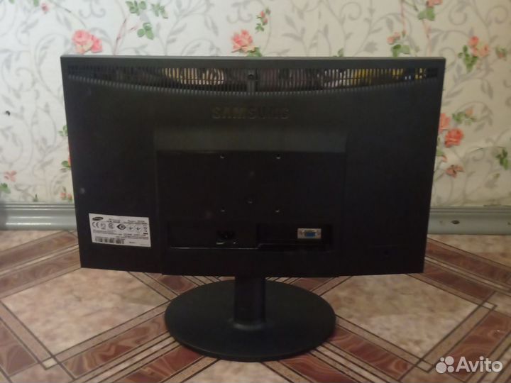 Монитор Samsung syncmaster e2220