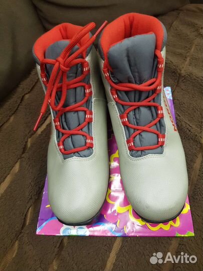 Ботинки для беговых лыж