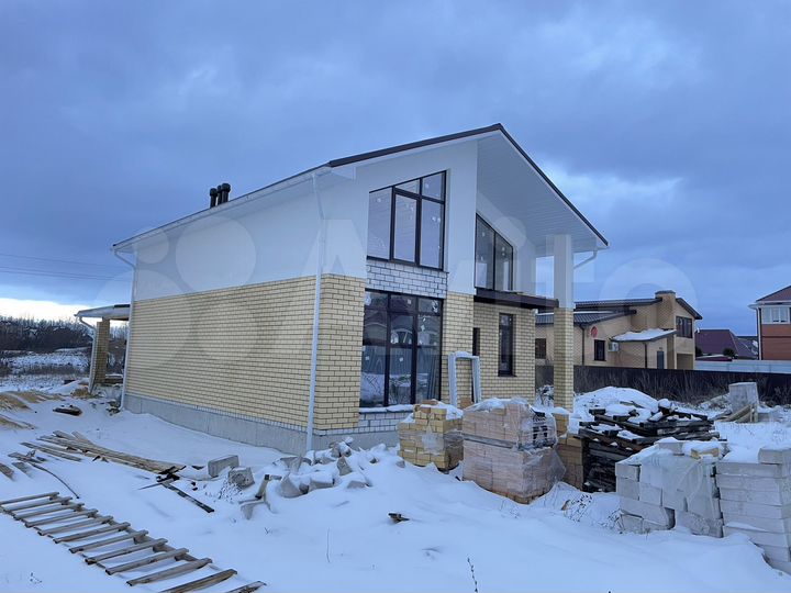 Коттедж 190 м² на участке 12 сот.