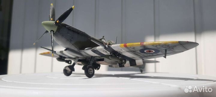 Модель самолета Spitfire Mk IX