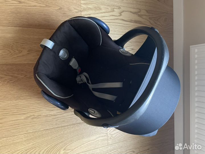 Детское кресло maxi cosi