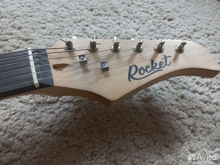 Электрогитара Rocket ST-2