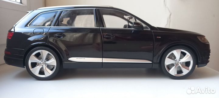 Audi Q7 1:18 Minichamps