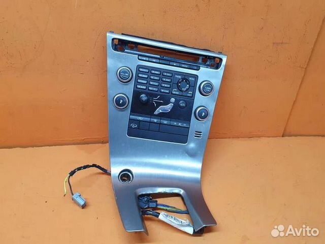 Блок управления климат-контролем и магнитолой