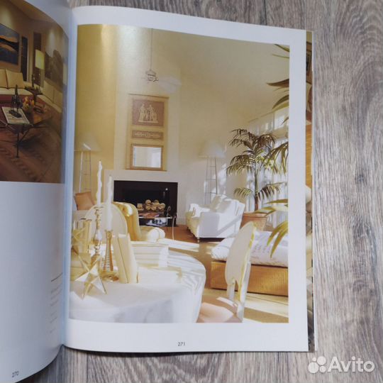 Книга по дизайну Interiors in Color, 304стр