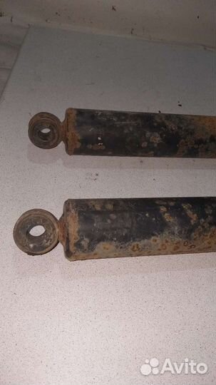 Амортизатор задний Mitsubishi Pajero Sport R/L