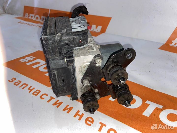Блок ABS (насос) Volkswagen Passat