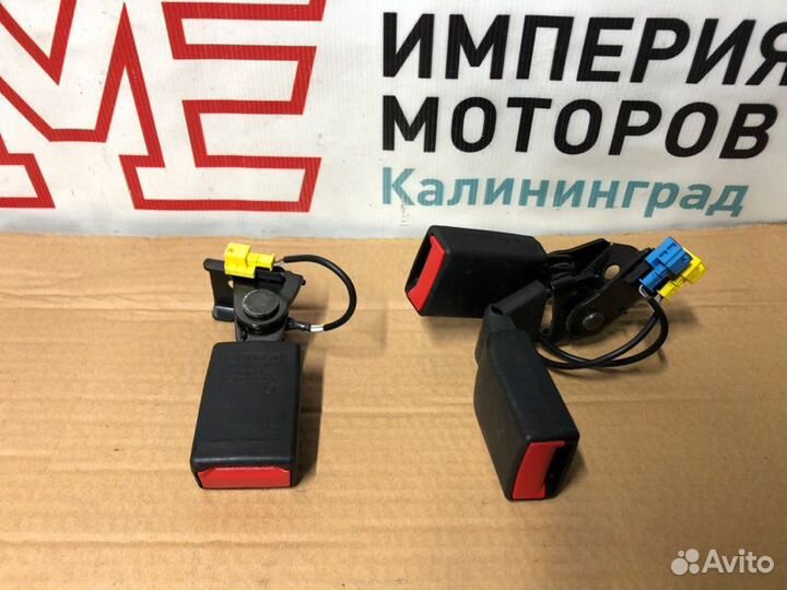 Замок ремня задний Mercedes Gla-Class X156 651.930