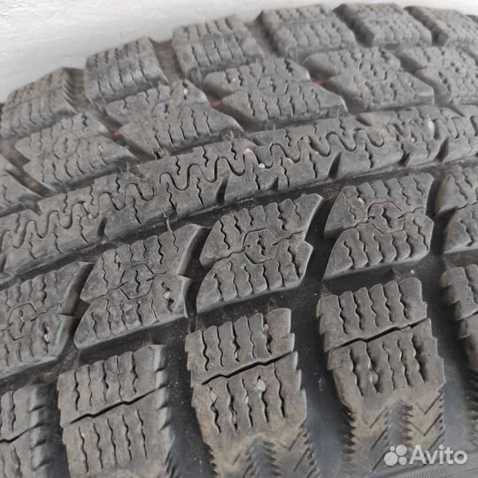 R16 Blackhawk Ice Prey HW06 215/60, PCD 5x100 DIA 55