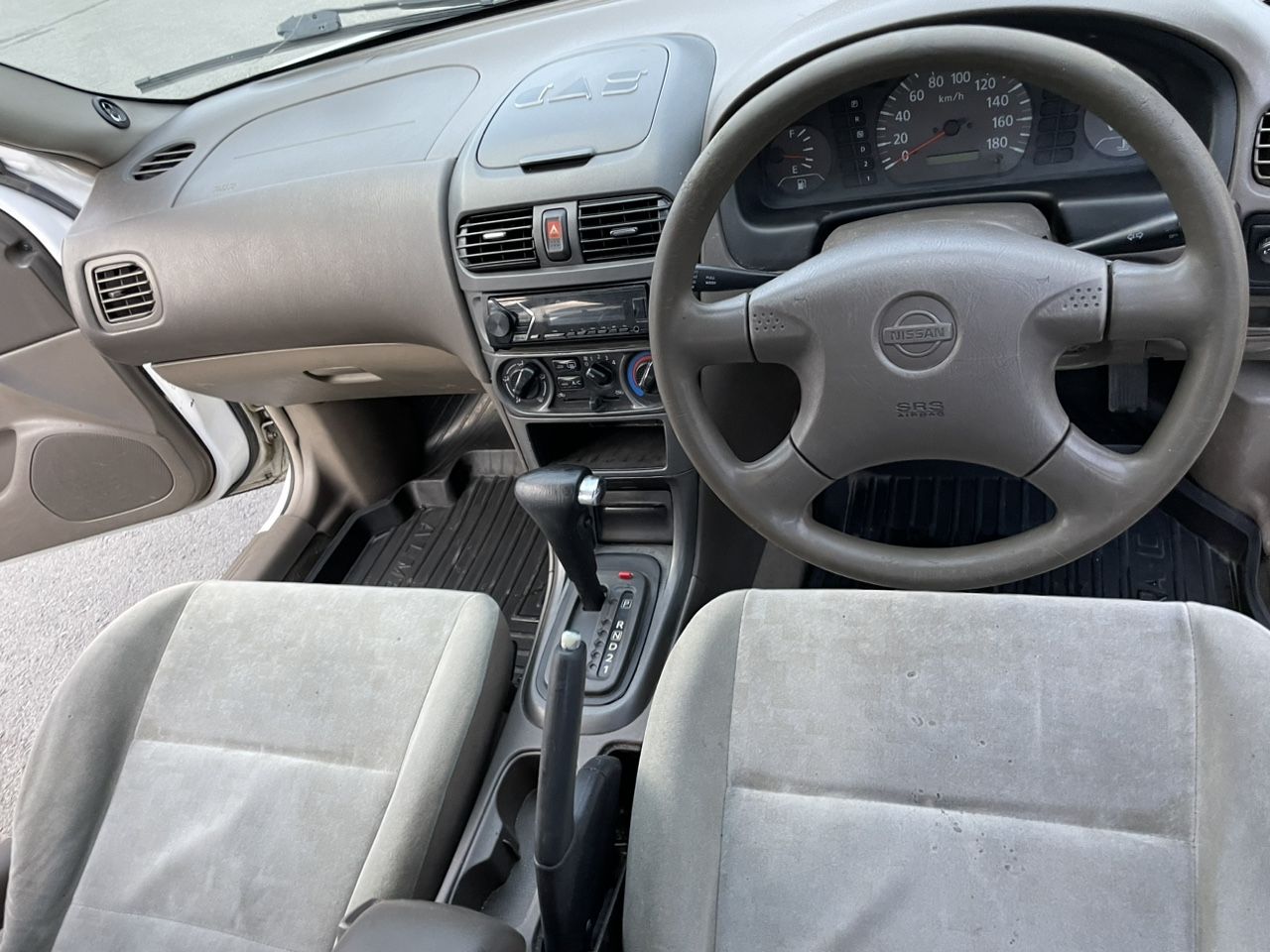 Nissan Sunny: фото владельца