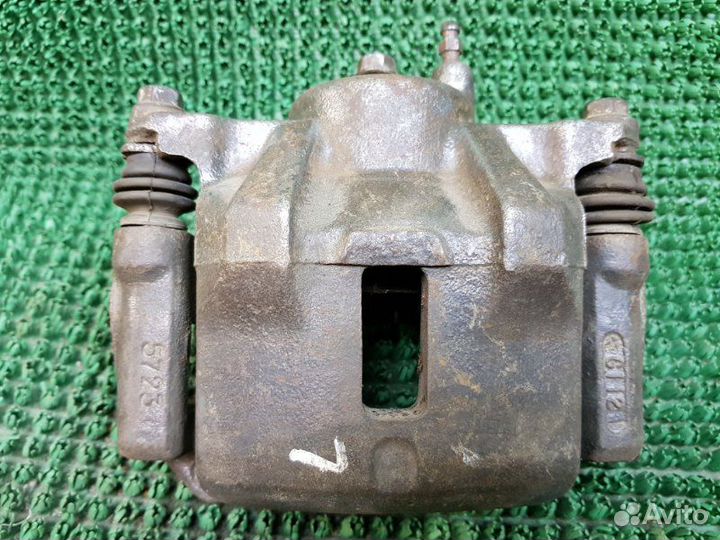 Суппорт передний левый Toyota Yaris P10 1szfe