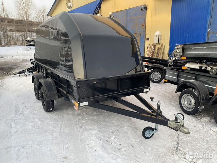 Прицеп с пластиковой крышкой