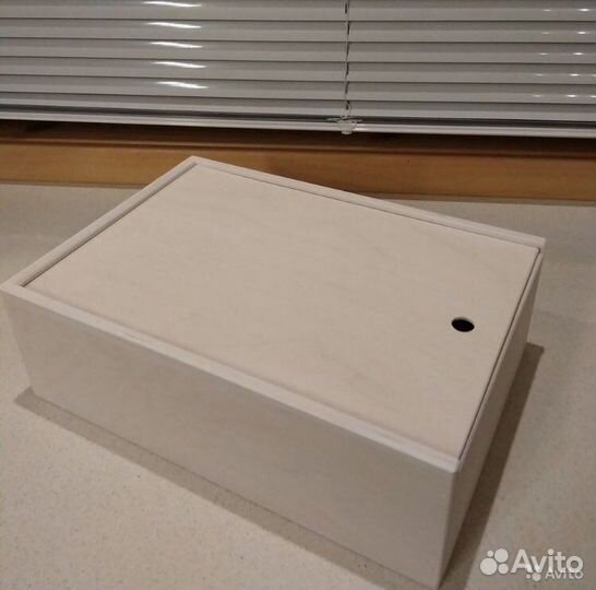 Деревянный ящик с крышкой