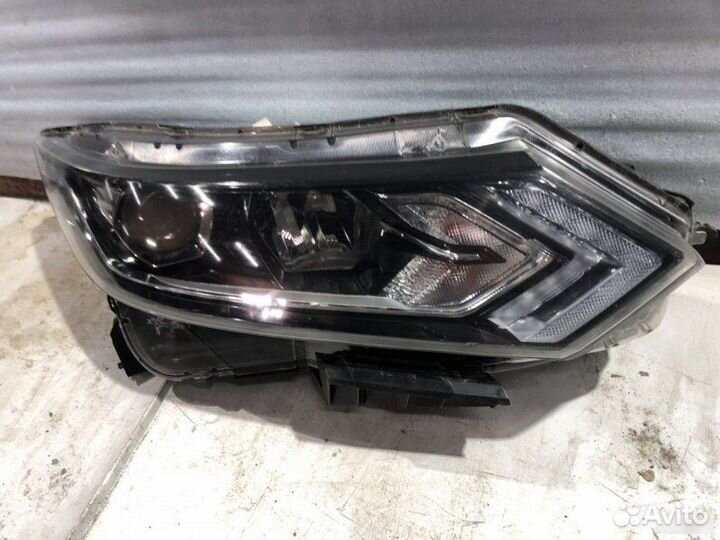 Фара правая Nissan Qashqai J11 2017