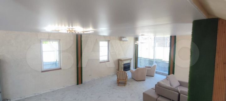 Дом 176 м² на участке 6 сот.