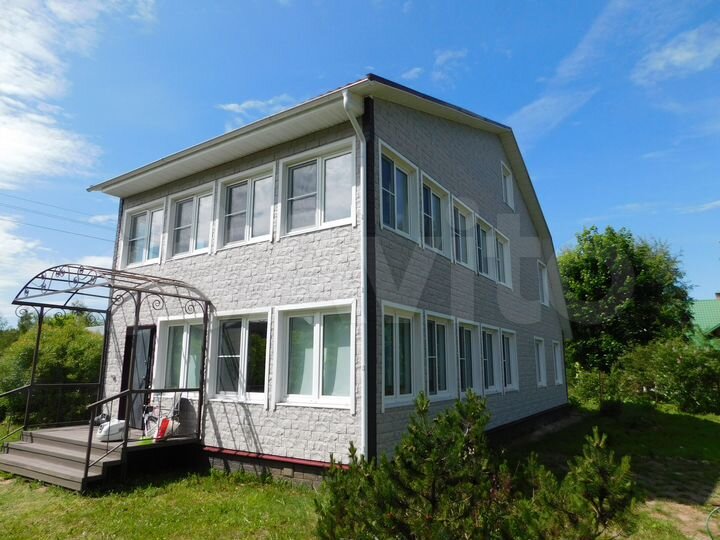 Дом 240 м² на участке 12 сот.