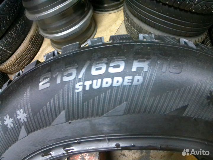 Michelin X-Ice North 3 215/65 R16